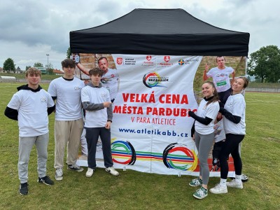 Naši žáci pomáhali při akci tělesně postižených sportovců
